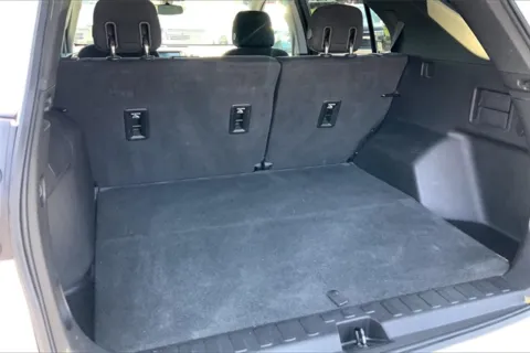 More photos of 2018 Chevrolet Equinox LT at Cable Dahmer Chevrolet of Kansas City, MO