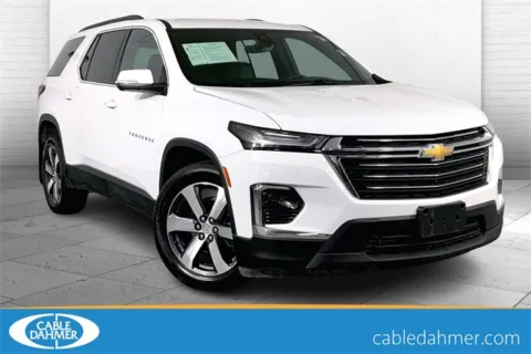White 2023 Chevrolet Traverse LT Leather for sale in Kansas City, MO