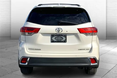 Another view of 2018 Toyota Highlander Limited Platinum for sale in Kansas City, MO at Cable Dahmer Chevrolet of Kansas City