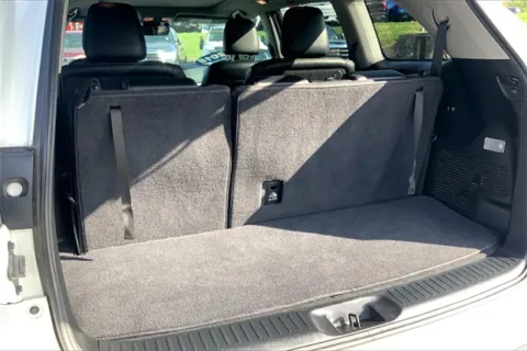 More photos of 2018 Toyota Highlander Limited Platinum at Cable Dahmer Chevrolet of Kansas City, MO