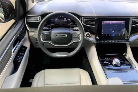 More photos of 2022 Jeep Wagoneer Series II at Cable Dahmer Chevrolet of Kansas City, MO