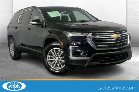 Black 2023 Chevrolet Traverse LT for sale in Kansas City, MO