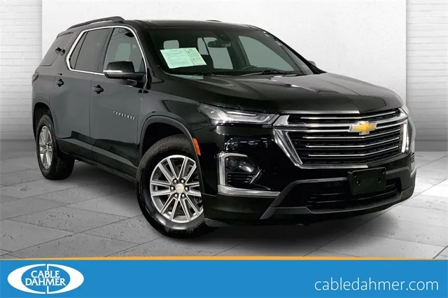 Black 2023 Chevrolet Traverse LT for sale in Kansas City, MO
