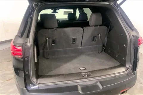 More photos of 2023 Chevrolet Traverse LT at Cable Dahmer Chevrolet of Kansas City, MO