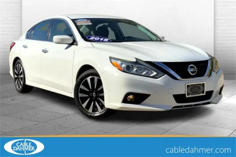 White 2018 Nissan Altima 2.5 SV for sale in Kansas City, MO