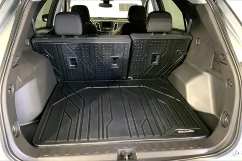 More photos of 2023 Chevrolet Equinox LT at Cable Dahmer Chevrolet of Kansas City, MO
