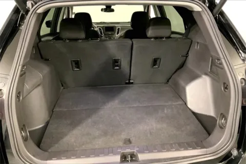 More photos of 2024 Chevrolet Equinox LT at Cable Dahmer Chevrolet of Kansas City, MO