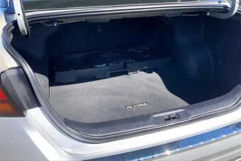 More photos of 2023 Nissan Altima 2.5 SV at Cable Dahmer Chevrolet of Kansas City, MO