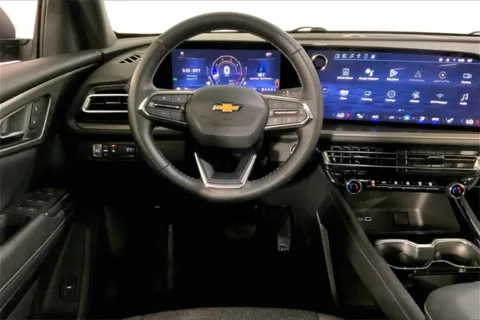 More photos of 2025 Chevrolet Traverse LT at Cable Dahmer Chevrolet of Kansas City, MO