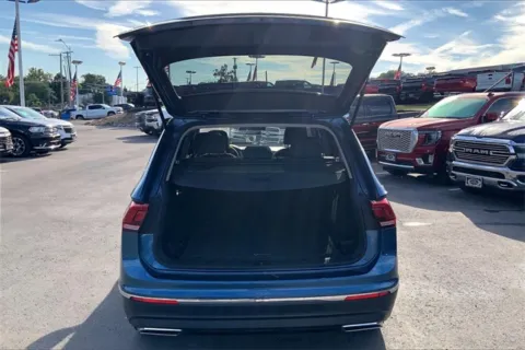 More photos of 2020 Volkswagen Tiguan 2.0T SE at Cable Dahmer Chevrolet of Kansas City, MO