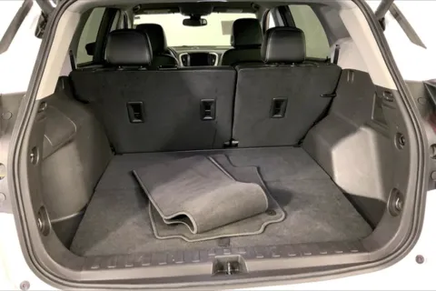 More photos of 2024 GMC Terrain SLT at Cable Dahmer Chevrolet of Kansas City, MO