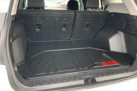 More photos of 2022 GMC Terrain SLE at Cable Dahmer Chevrolet of Kansas City, MO