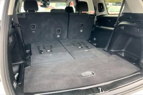 More photos of 2023 Jeep Grand Cherokee L Laredo at Cable Dahmer Chevrolet of Kansas City, MO