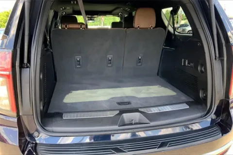 More photos of 2023 Chevrolet Suburban High Country at Cable Dahmer Chevrolet of Kansas City, MO