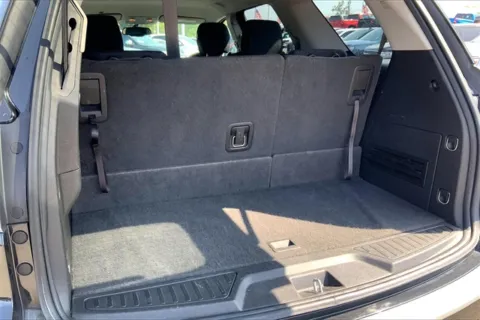 More photos of 2013 GMC Acadia SLE-2 at Cable Dahmer Chevrolet of Kansas City, MO