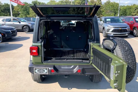 More photos of 2021 Jeep Wrangler Unlimited Willys at Cable Dahmer Chevrolet of Kansas City, MO