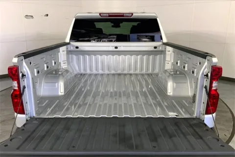 More photos of 2022 Chevrolet Silverado 1500 LT at Cable Dahmer Chevrolet of Kansas City, MO