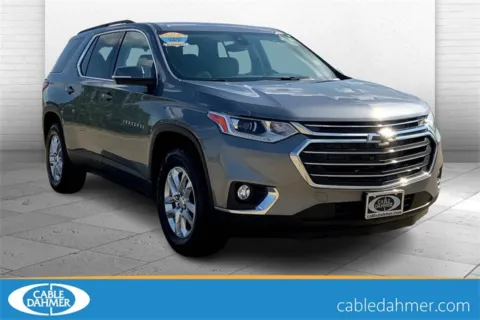 Gray 2020 Chevrolet Traverse LT for sale in Kansas City, MO