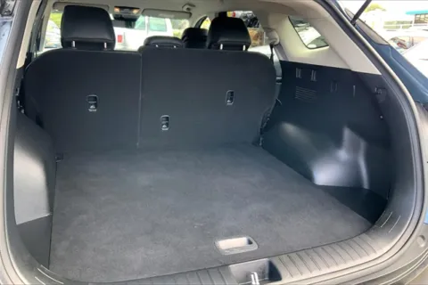 More photos of 2023 Kia Sportage Hybrid EX at Cable Dahmer Chevrolet of Kansas City, MO