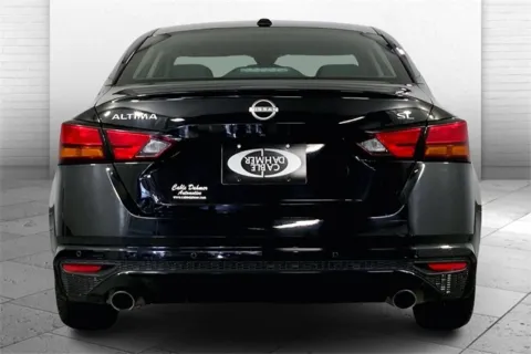 Another view of 2023 Nissan Altima 2.5 SL for sale in Kansas City, MO at Cable Dahmer Chevrolet of Kansas City