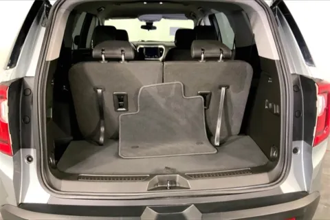 More photos of 2023 GMC Acadia SLE at Cable Dahmer Chevrolet of Kansas City, MO