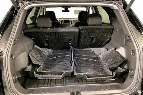 More photos of 2022 Chevrolet Equinox LT at Cable Dahmer Chevrolet of Kansas City, MO