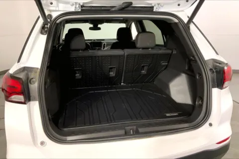 More photos of 2023 Chevrolet Equinox LT at Cable Dahmer Chevrolet of Kansas City, MO