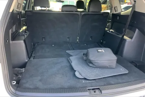 Another view of 2022 Volkswagen Atlas 3.6L V6 SE w/Technology for sale in Kansas City, MO at Cable Dahmer Chevrolet of Kansas City