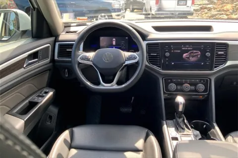 More photos of 2022 Volkswagen Atlas 3.6L V6 SE w/Technology at Cable Dahmer Chevrolet of Kansas City, MO