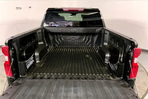 More photos of 2022 Chevrolet Silverado 1500 LT at Cable Dahmer Chevrolet of Kansas City, MO
