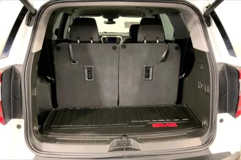 More photos of 2023 GMC Acadia SLE at Cable Dahmer Chevrolet of Kansas City, MO
