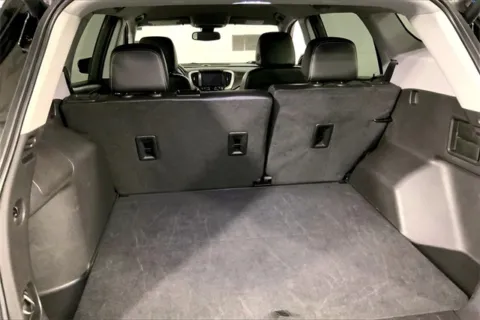 More photos of 2024 GMC Terrain SLT at Cable Dahmer Chevrolet of Kansas City, MO