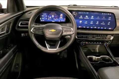 More photos of 2025 Chevrolet Traverse LT at Cable Dahmer Chevrolet of Kansas City, MO