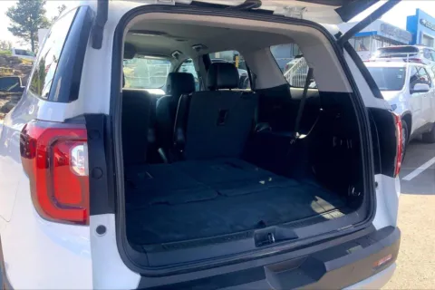 More photos of 2020 GMC Acadia SLT at Cable Dahmer Chevrolet of Kansas City, MO
