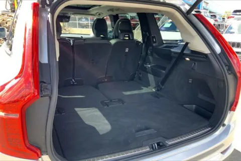 More photos of 2019 Volvo XC90 Momentum at Cable Dahmer Chevrolet of Kansas City, MO