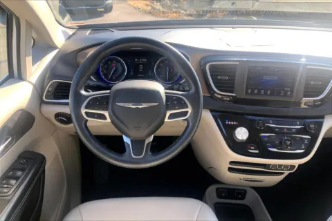 More photos of 2021 Chrysler Voyager LXI at Cable Dahmer Chevrolet of Kansas City, MO