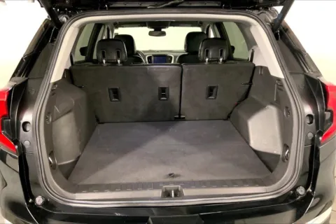 More photos of 2020 GMC Terrain SLT at Cable Dahmer Chevrolet of Kansas City, MO