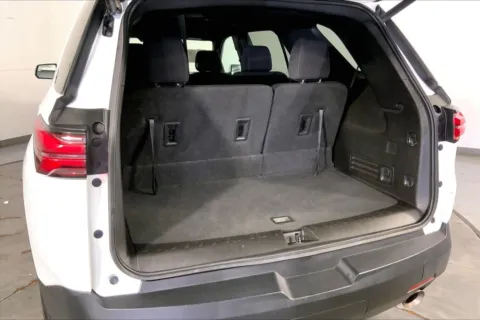 More photos of 2023 Chevrolet Traverse LT Cloth at Cable Dahmer Chevrolet of Kansas City, MO