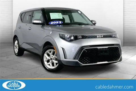 Gray 2023 Kia Soul LX for sale in Kansas City, MO
