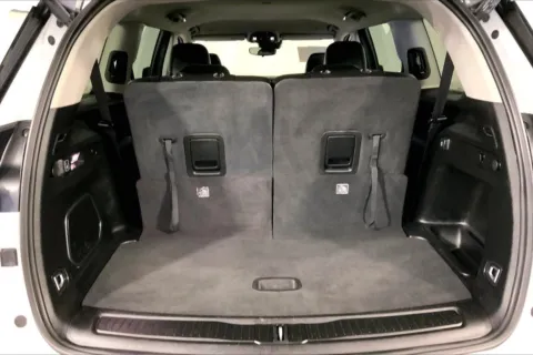 More photos of 2023 Jeep Grand Cherokee L Limited at Cable Dahmer Chevrolet of Kansas City, MO