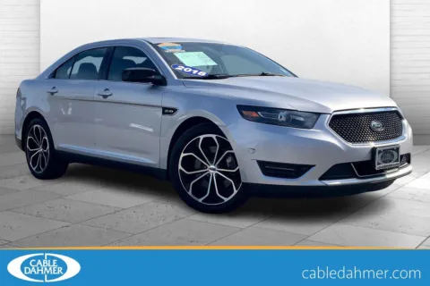Silver 2018 Ford Taurus SHO for sale in Kansas City, MO