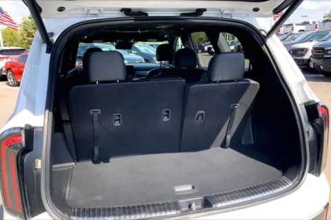 More photos of 2023 Kia Telluride SX Prestige X-Line at Cable Dahmer Chevrolet of Kansas City, MO