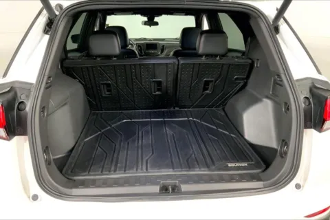 More photos of 2022 Chevrolet Equinox RS at Cable Dahmer Chevrolet of Kansas City, MO