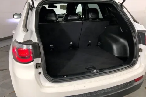 More photos of 2023 Jeep Compass Latitude at Cable Dahmer Chevrolet of Kansas City, MO