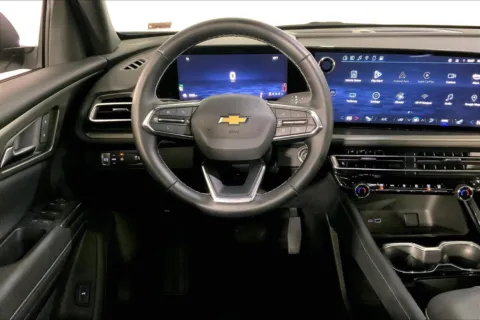 More photos of 2025 Chevrolet Traverse LT at Cable Dahmer Chevrolet of Kansas City, MO