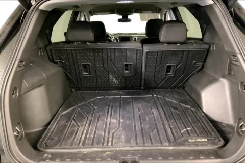 More photos of 2023 Chevrolet Equinox LT at Cable Dahmer Chevrolet of Kansas City, MO