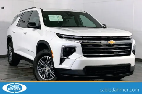 White 2024 Chevrolet Traverse LT for sale in Kansas City, MO