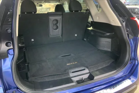 More photos of 2018 Nissan Rogue SV at Cable Dahmer Chevrolet of Kansas City, MO
