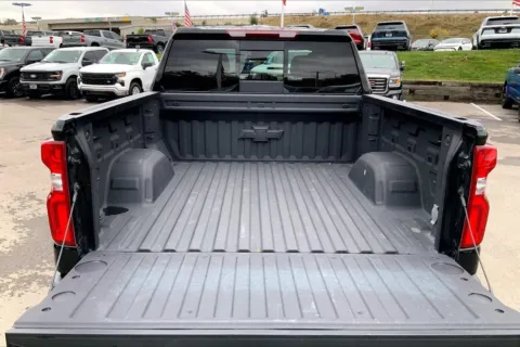 More photos of 2024 Chevrolet Silverado 1500 LT Trail Boss at Cable Dahmer Chevrolet of Kansas City, MO