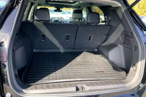 More photos of 2023 Chevrolet Equinox Premier at Cable Dahmer Chevrolet of Kansas City, MO